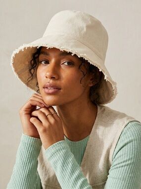 100% Cotton Canvas Frayed-Edge Bucket Hat - Cream